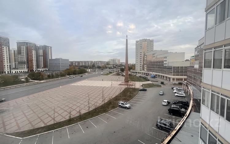 4-комнатная квартира · 127 м² · 5/16 этаж, мкр Юго-Восток, Республики 42 за 80 млн 〒 в Караганде, Казыбек би р-н — фото 2