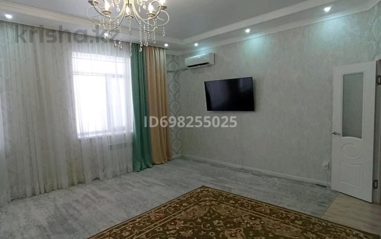 3-комнатная квартира · 106 м² · 6/7 этаж, 17-й мкр, 17 мкрн 116 за 38.6 млн 〒 в Актау — фото 2