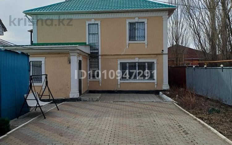 Жеке үй · 4 бөлме · 200 м² · 6 сот., Старый город, Облремстройтрест 155 — Келешек, Саяжай, старый Ипподром, бағасы: 40 млн ₸ в Актобе — фото 2