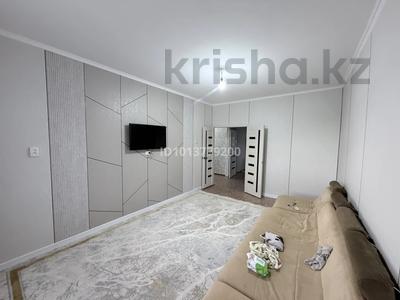 2-бөлмелі пәтер · 52.3 м² · 5/5 қабат, Аса ш/а. 34 — Расположен(а) возле рынка «Кайкармет», напротив медицинского центра «Алмаз»., бағасы: 15 млн ₸ в Таразе, мкр Аса