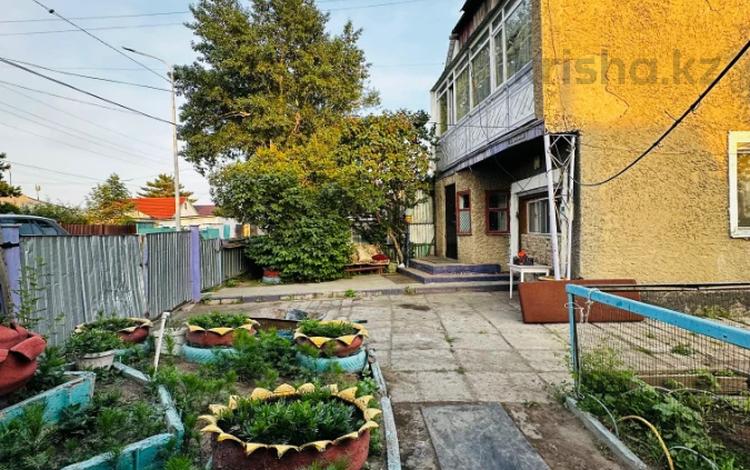 Часть дома · 6 комнат · 125 м² · 12 сот., Алии Молдагуловой 60 за 10 млн ₸ в Карагандинской обл. — фото 2