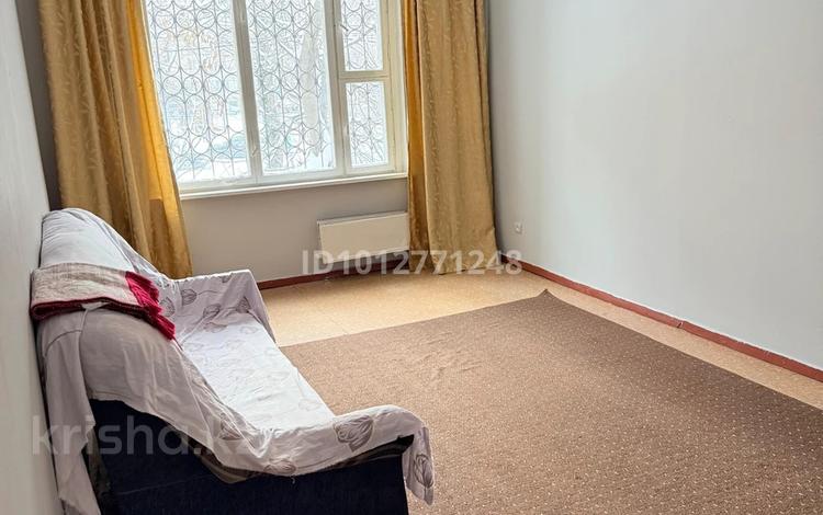 3-комнатная квартира · 74 м² · 2/5 этаж, мкр Аксай-3А 68 за 40 млн ₸ в Алматы, Ауэзовский р-н — фото 2