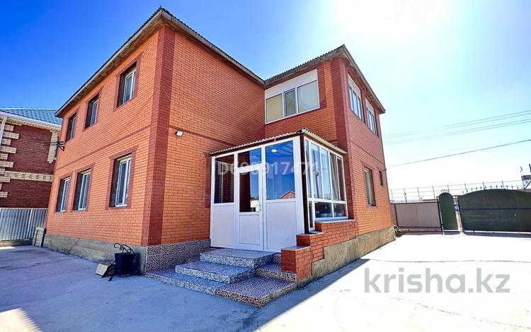 Отдельный дом · 5 комнат · 165.6 м² · 10 сот., Төле би 29 — Рядом “Геологская поликлиника”, ресторан “Миғраж”, напротив аква-парка “Каспи” за 50 млн ₸ в Атырау, мкр Мирас — фото 2