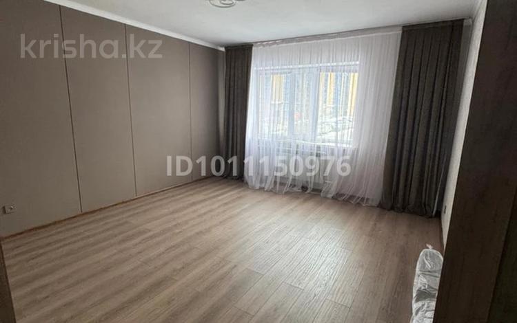 1-бөлмелі пәтер · 43 м² · 1/9 қабат, Нур Актобе 11, бағасы: 13.7 млн ₸ — фото 2