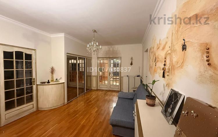 4-бөлмелі пәтер · 193.7 м² · 8/9 қабат, Зенкова 33 — Карасаә батыра, бағасы: 189 млн ₸ в Алматы, Медеуский р-н — фото 2