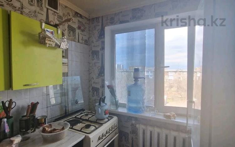 4-комнатная квартира · 61.9 м² · 5/5 этаж, мкр Юго-Восток, Муканова 28 за 21 млн ₸ в Караганде, Казыбек би р-н — фото 2