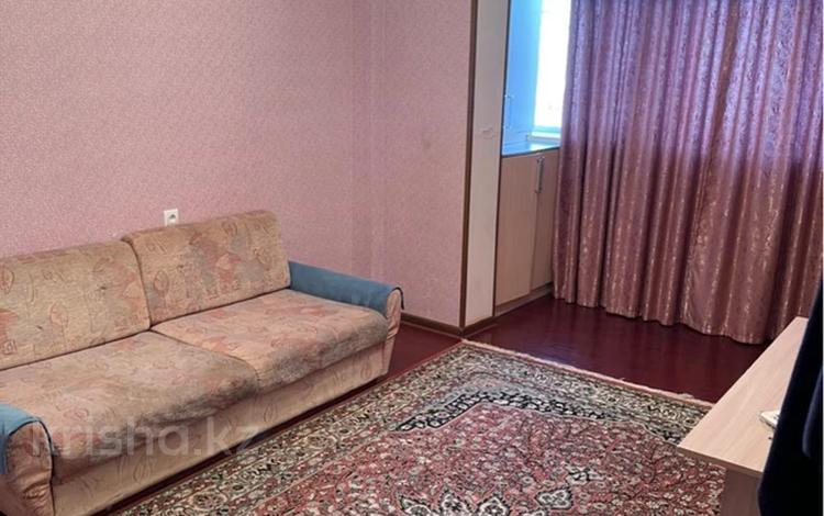 1-комнатная квартира · 35 м² · 4/5 этаж, мкр Аксай-4 43 за 27 млн ₸ в Алматы, Ауэзовский р-н — фото 2