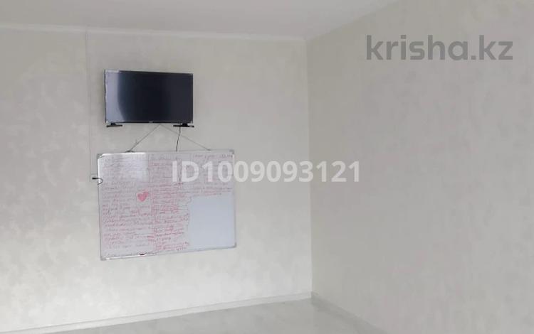 2-комнатная квартира · 48 м² · 3/5 этаж, мкр Строитель 36 за 16.5 млн ₸ в Уральске — фото 2