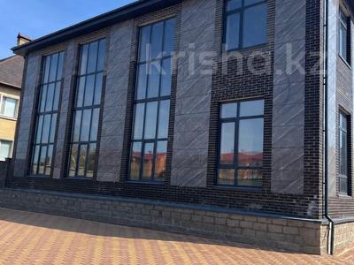 Часть дома · 7 комнат · 390 м² · 10 сот., мкр Городской Аэропорт, Ж. Аубакирова 39/1 за 75 млн ₸ в Караганде, Казыбек би р-н
