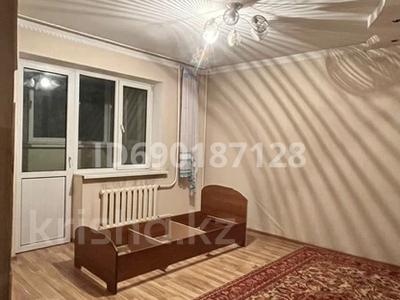2-комнатная квартира, 53 м², мкр Аксай-1А 6 за 28 млн 〒 в Алматы, Ауэзовский р-н