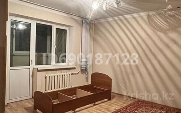 2-комнатная квартира, 53 м², мкр Аксай-1А 6 за 28 млн 〒 в Алматы, Ауэзовский р-н — фото 2