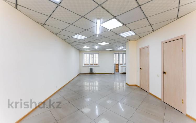 Свободное назначение, офисы, магазины и бутики, склады, салоны красоты, медцентры и аптеки, образование · 260.3 м² за 99 млн ₸ в Астане, Алматы р-н — фото 37