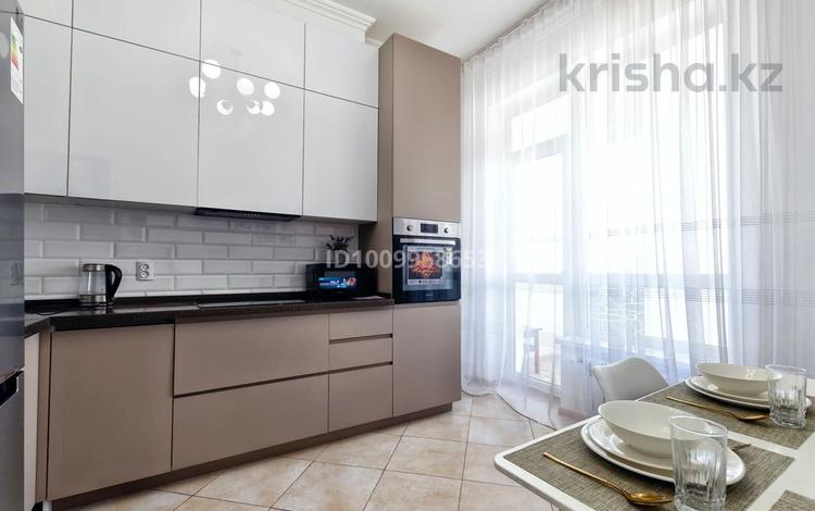 2-комнатная квартира · 70 м² · 8/8 этаж, Кабанбай батыра 60/11 за 27 000 ₸ в Астане, Есильский р-н — фото 2