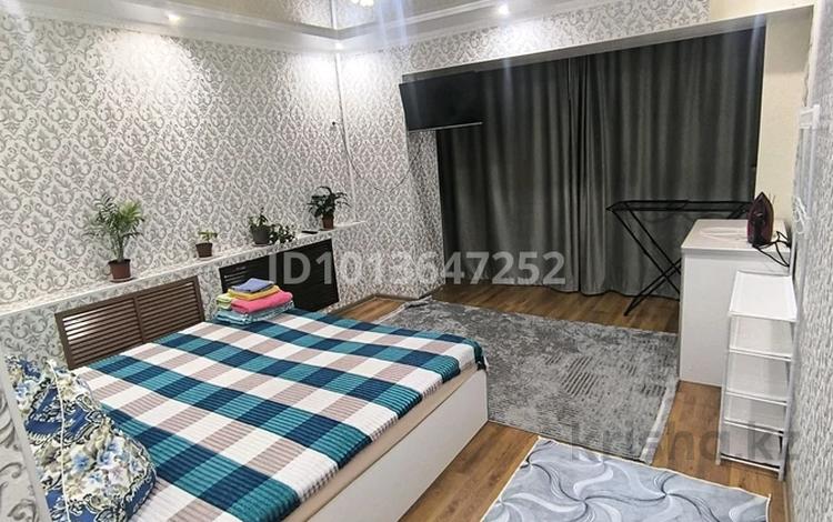 1-комнатная квартира · 42 м² · 1/10 этаж, 4-й мкр 10 за 12 000 ₸ в Актау — фото 2