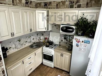 2-комнатная квартира · 46 м² · 2/2 этаж, Цементная ( Муратхана Бейсембаева ) 11 — Ресторан Алтын Адам ( школа 11, 39 ) за 14.5 млн ₸ в Семее