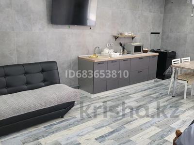 1-комнатная квартира · 55 м² · 2/5 этаж, Циолковского 5А — Р.н циолковского. рядом рынок Аяжан за 20 000 ₸ в Уральске