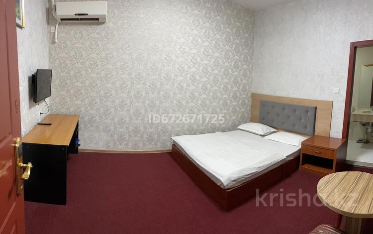 1-комнатная квартира, 20 м², 4/6 этаж помесячно, Сейфулинна 402 — Райымбек за 180 000 〒 в Алматы, Алмалинский р-н — фото 14