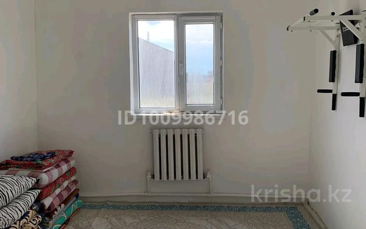 Отдельный дом · 3 комнаты · 100 м² · 800 сот., Еркінкала ,4көше 111 — Маршрут жүретін көшеде за 18 млн ₸ в Атырау — фото 2
