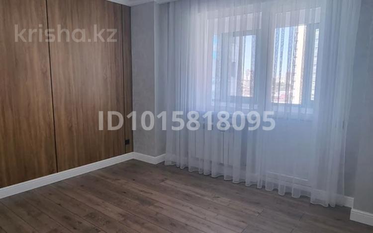 3-комнатная квартира · 87 м² · 11/14 этаж, Сарайшык 5 за 350 000 ₸ в Астане, Есильский р-н — фото 2