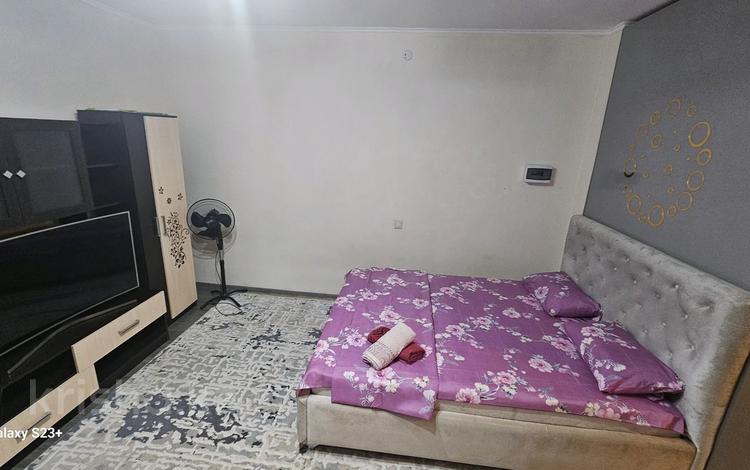 1-бөлмелі пәтер · 35 м² · 2/10 қабат, мкр Аксай-1 10/3, бағасы: 1 000 〒 в Алматы, Ауэзовский р-н — фото 2