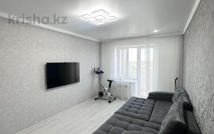 2-бөлмелі пәтер · 80 м², Абая 244 — Универмаг,Ледовый Дворец,Тайота Центр, бағасы: 18 000 ₸ в Уральске — фото 2