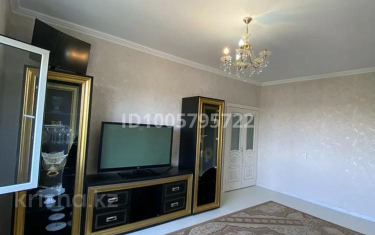 3-бөлмелі пәтер · 63 м² · 4/5 қабат, Мансар 32А — Пересечение Тамерланское шоссе и Алпысбаева, бағасы: 25.5 млн ₸ в Шымкенте, Туран р-н — фото 2