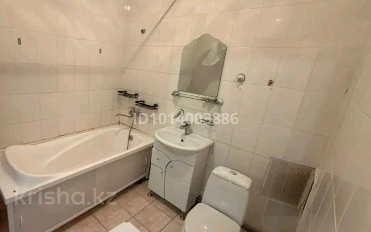 1-комнатная квартира · 54 м² · 2/9 этаж, 5-й микрорайон 17 — Автовокзал за 180 000 ₸ в Костанае — фото 2