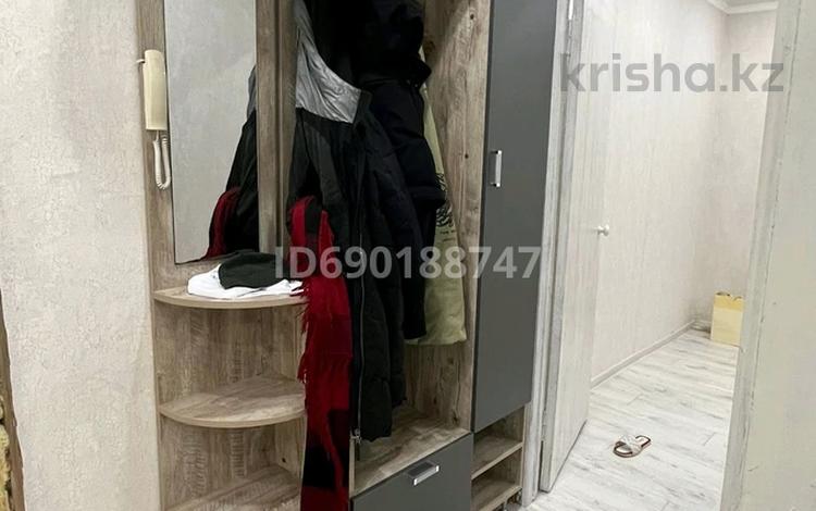 2-комнатная квартира · 45 м² · 5/5 этаж, Исаева — Галактика за 150 000 ₸ в Уральске, мкр Школьник — фото 2