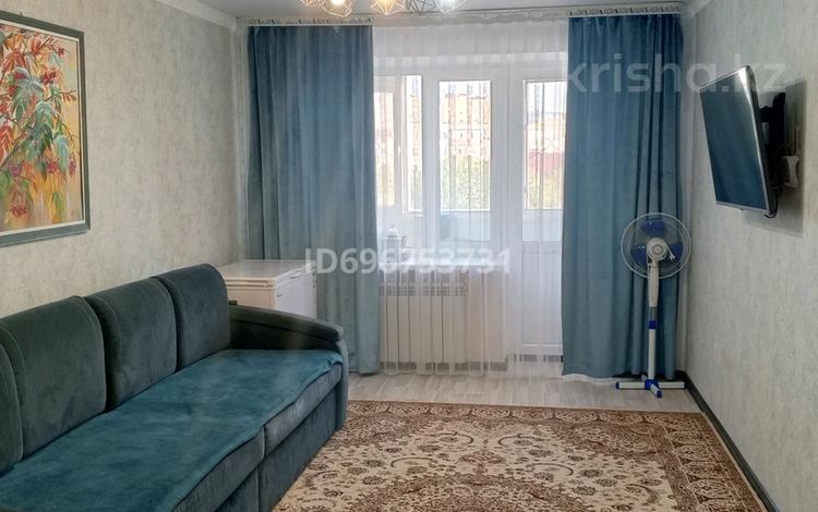 3-бөлмелі пәтер · 64 м² · 4/5 қабат, 2 ш/а., Бр.Жубановых 271/1 — 27 и 21 школы, бағасы: 200 000 ₸ в Актобе, мкр 8 — фото 2