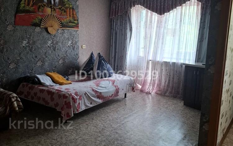 1-комнатная квартира · 34 м² · 3/4 этаж, Б.гагарина — Напротив дкм за 10 000 ₸ в Усть-Каменогорске, Ульбинский — фото 2