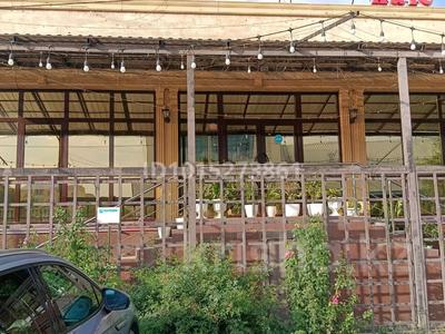 Офисы, магазины и бутики, склады, общепит, салоны красоты, медцентры и аптеки, образование, развлечения, кабинеты и рабочие места · 500 м² за 1.2 млн ₸ в Алматы, Алатауский р-н