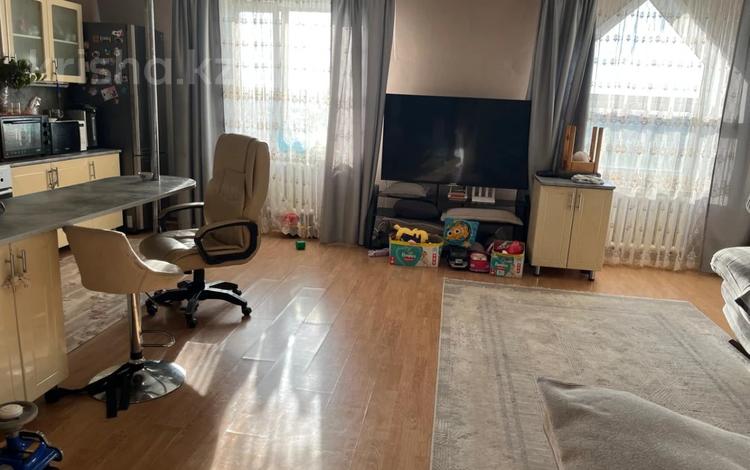 2-бөлмелі пәтер · 74.1 м² · 6/6 қабат, 5-ші шағым аудан, бағасы: 25 млн ₸ в Костанае, 5-й микрорайон — фото 4