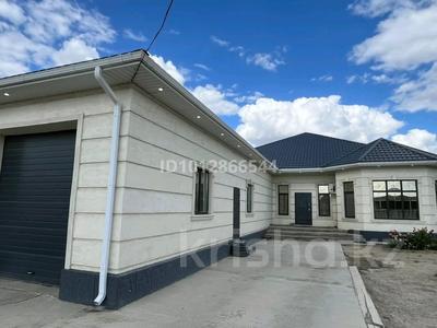 Отдельный дом · 6 комнат · 300 м² · 9 сот., мкр Атырау, Акколь 6 за 60 млн ₸