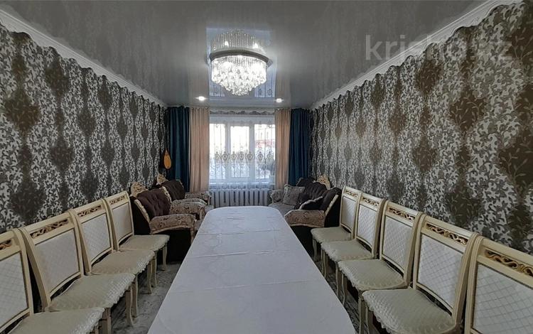 4-комнатная квартира, 106 м², 1/9 этаж, 8 МКР за 25 млн 〒 в Темиртау — фото 24