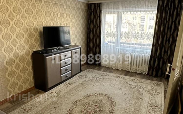 3-комнатная квартира, 56.3 м², 4/5 этаж, Казахстан 96 — Библиотека Пушкина