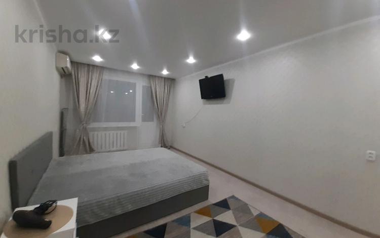 1-комнатная квартира · 45 м² · 2/5 этаж, Евразия 106 — Район Универмаг (Сити Центр ) за 13 000 〒 в Уральске — фото 66