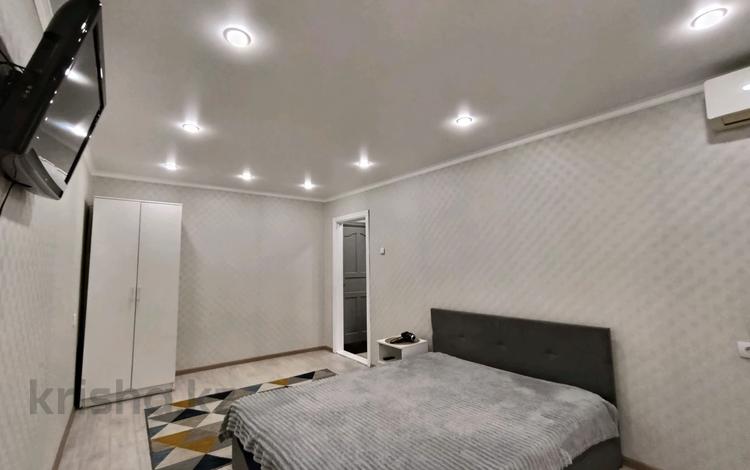 1-комнатная квартира · 45 м² · 2/5 этаж, Абая 106 — Район Универмаг (Сити Центр ) за 10 000 ₸ в Уральске — фото 80
