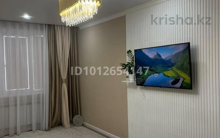 2-бөлмелі пәтер · 65 м² · 5/9 қабат, мкр Нурсая, Нұрсая 115, бағасы: 250 000 ₸ в Атырау — фото 2