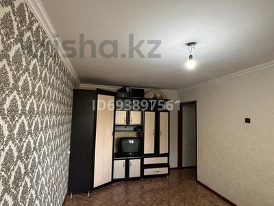 2-бөлмелі пәтер, 48 м², 2/5 қабат, Майкудук, 15й микрорайон 30, бағасы: 11.7 млн 〒 в Караганде, Алихана Бокейханова р-н