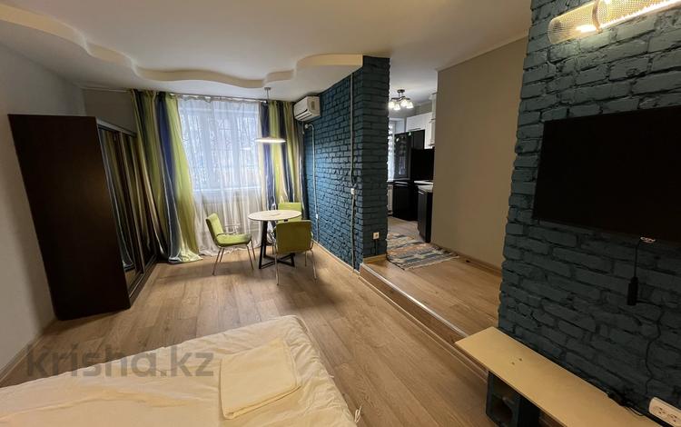 1-комнатная квартира · 30 м² · 1/4 этаж, Жарокова 154б — Джандосова за 290 000 〒 в Алматы, Бостандыкский р-н — фото 2