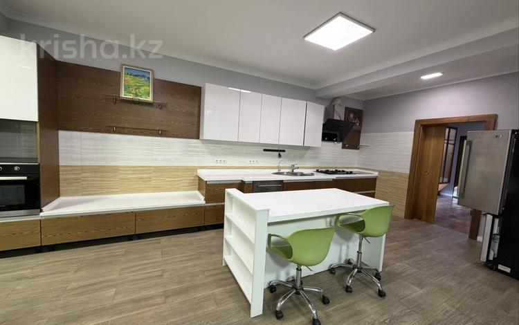 7-бөлмелі пәтер · 515 м² · 3/3 қабат, Седельников 69, бағасы: 2.5 млн ₸ в Алматы, Медеуский р-н — фото 26