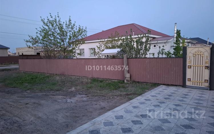 Отдельный дом · 4 комнаты · 120 м² · 10 сот., мкр Рембаза, Жастар 13 — Возле ресторана 999 за 40 млн ₸ в Атырау — фото 2