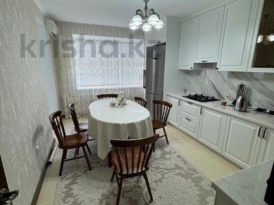 4-бөлмелі пәтер, 138 м², 5/5 қабат, мкр. Алтын орда 17В, бағасы: 52 млн 〒 в Актобе, мкр. Алтын орда