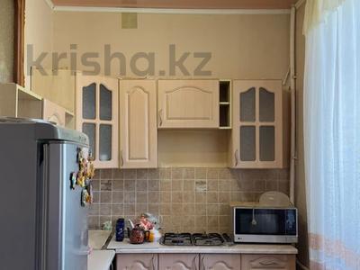 3-бөлмелі пәтер · 61 м² · 3/3 қабат, Абая 9, бағасы: 9.3 млн ₸ в Темиртау