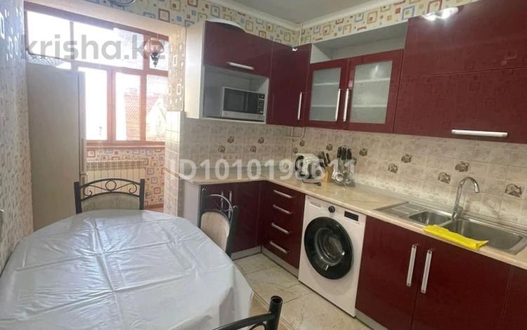 3-комнатная квартира · 70 м² · 3/5 этаж, 14-й мкр 25 за 15 000 ₸ в Актау — фото 2