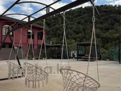 Дом · 5 комнат · 160 м², Перунова 16 а за 120 000 ₸ в Алматы