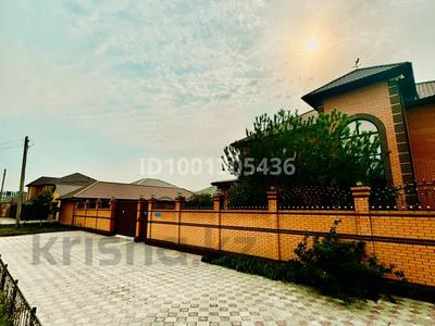 Отдельный дом · 5 комнат · 398 м² · 13.8 сот., мкр Самал, Абиш Кекилбайулы за 110 млн 〒 в Атырау