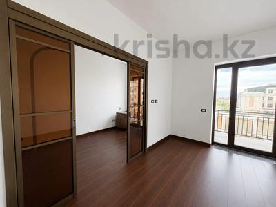 4-бөлмелі пәтер · 205 м² · 3/5 қабат, Керей, Жанибек хандар 8а, бағасы: 290 млн ₸ в Астане, Есильский р-н