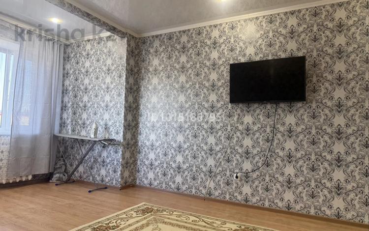 1-комнатная квартира · 52 м² · 2/5 этаж, мкр Жана Орда 10/1 за 130 000 ₸ в Уральске — фото 2