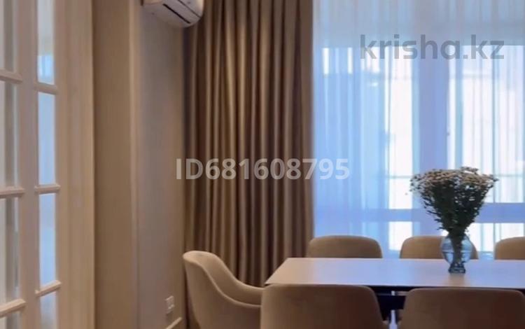 4-комнатная квартира, 142 м², 13/16 этаж, Исатая за 128 млн 〒 в Атырау — фото 2